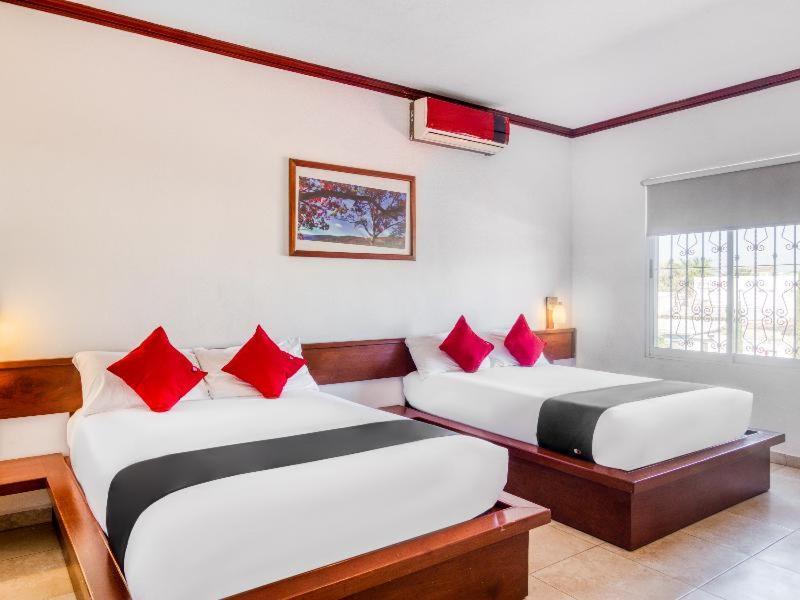 Monte Salerno Hotel & Suites Montemorelos Cameră foto